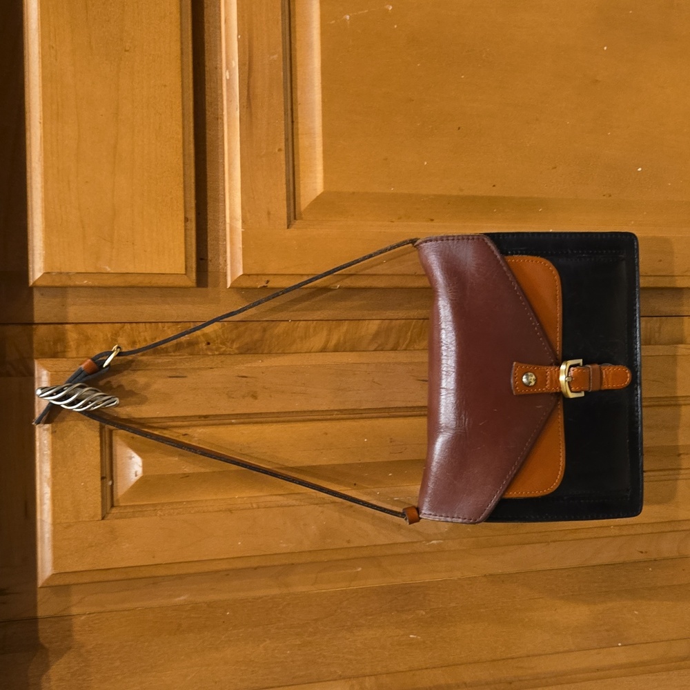 Elegant Brown and Black Leather Shoulder Bag